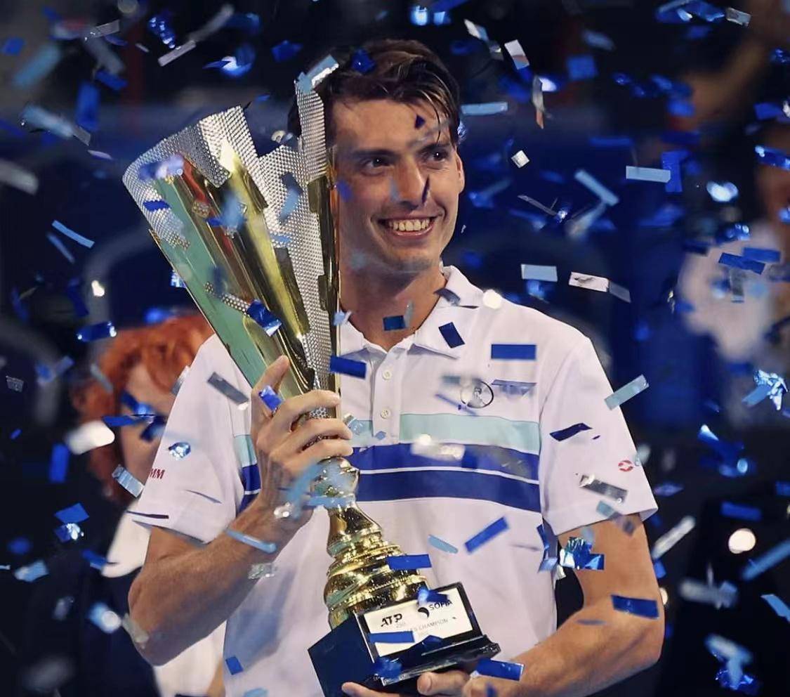 爱游戏体育-费德勒新星爆冷表现突出，TES前途光明！再创辉煌时刻(stellarastarisborn)