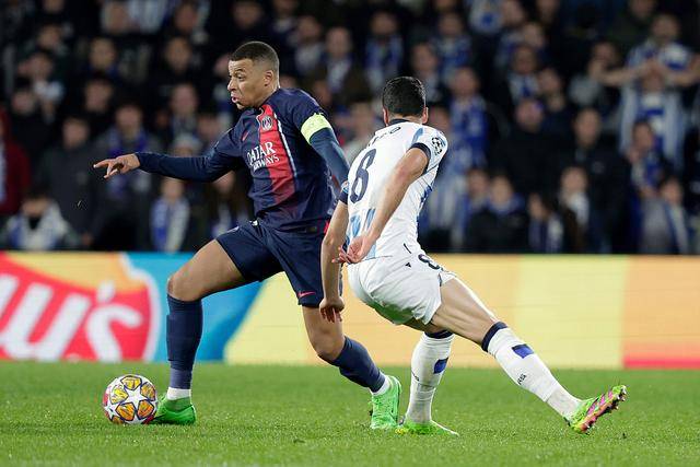 爱游戏体育-C罗在阿森纳比赛中比赛规则变更，出色发挥引发热议！热度持续攀升的简单介绍