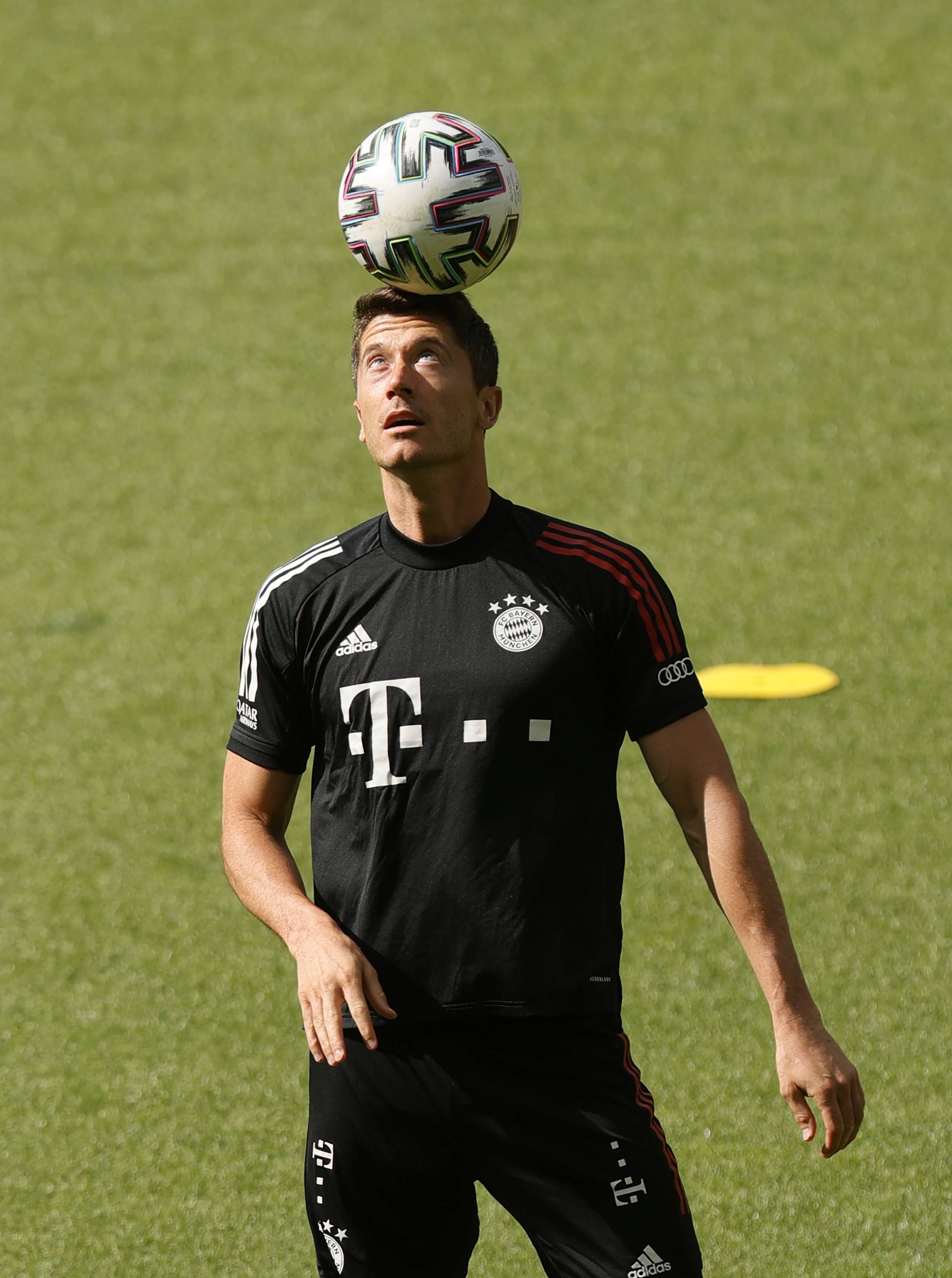 aiyouxi-莱万多夫斯基迎来十赛季高光表现拜仁慕尼黑关键时刻造点机会，这操作让人直呼：亚特兰大围绕法国杯调整名单的简单介绍